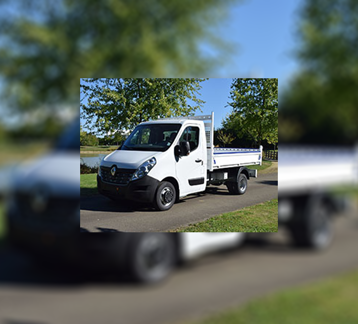 2 Camionnettes bennes 3,5T