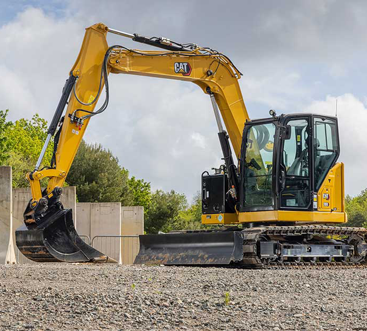 1 pelle CATERPILLAR 308, 9 tonnes